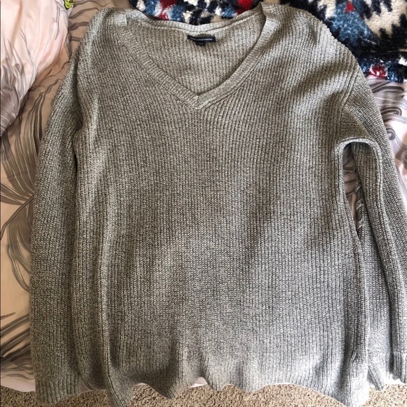 American Eagle Outfitters Sweaters - v-neck american eagle sweater